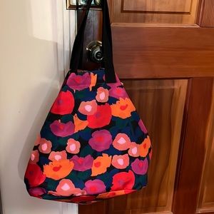 BLEEKER & LOVE FLORAL BEACH BAG